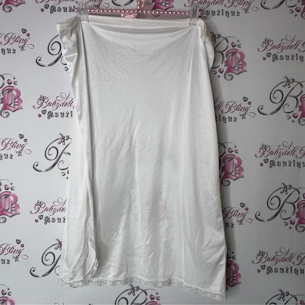 Slip skirt lace Lacie shimmer shiny vintage Elegant White coquette dainty